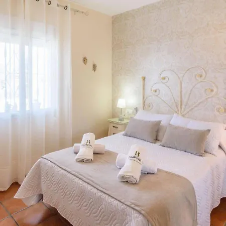 Cortijo La Jirafa By Ruralidays *